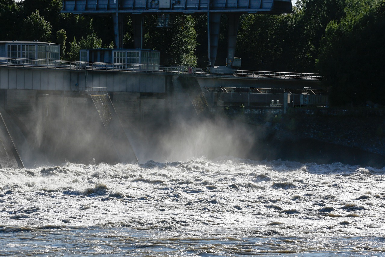 découvrez l'hydroélectricité, une source d'énergie renouvelable clé qui utilise la force de l'eau pour produire de l'électricité. explorez ses avantages, son fonctionnement et son impact sur l'environnement dans notre guide complet.